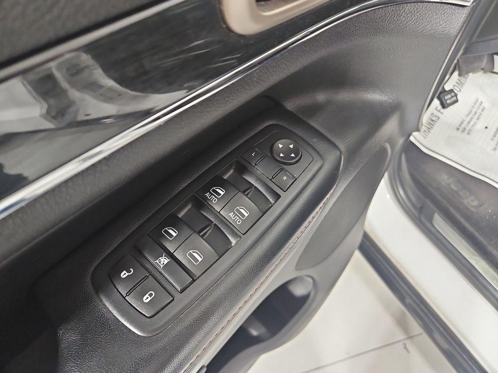 used 2016 Jeep Grand Cherokee car, priced at $13,831