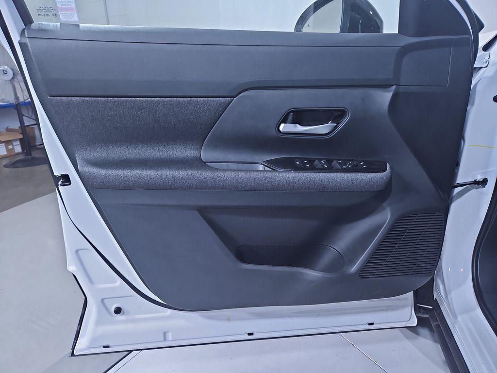 new 2025 Nissan Kicks car, priced at $27,583