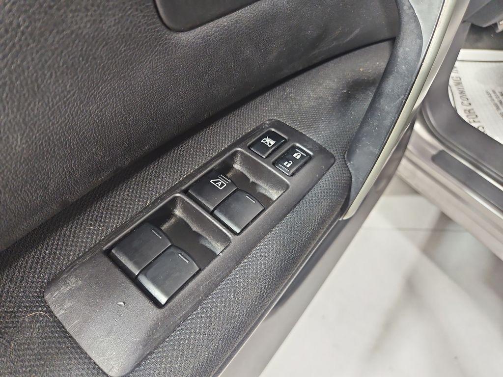 used 2014 Nissan Rogue Select car, priced at $6,894