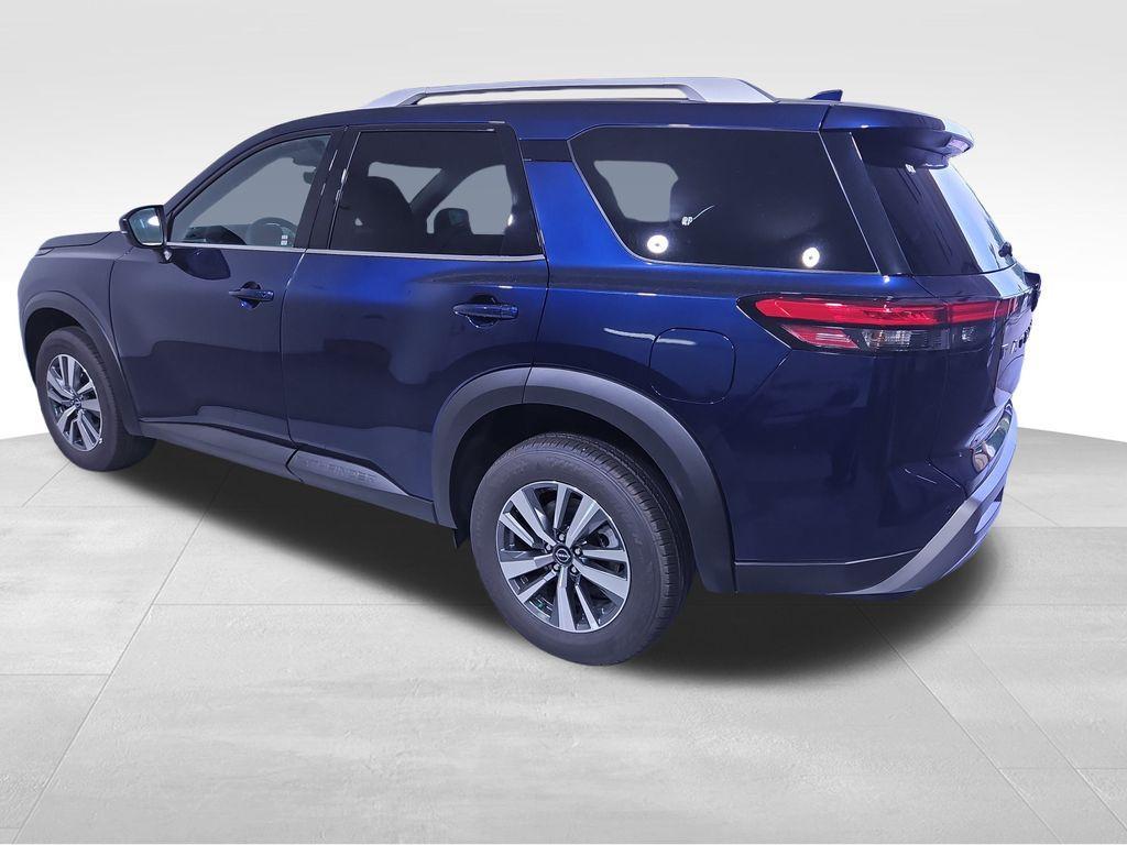 new 2025 Nissan Pathfinder car, priced at $43,234