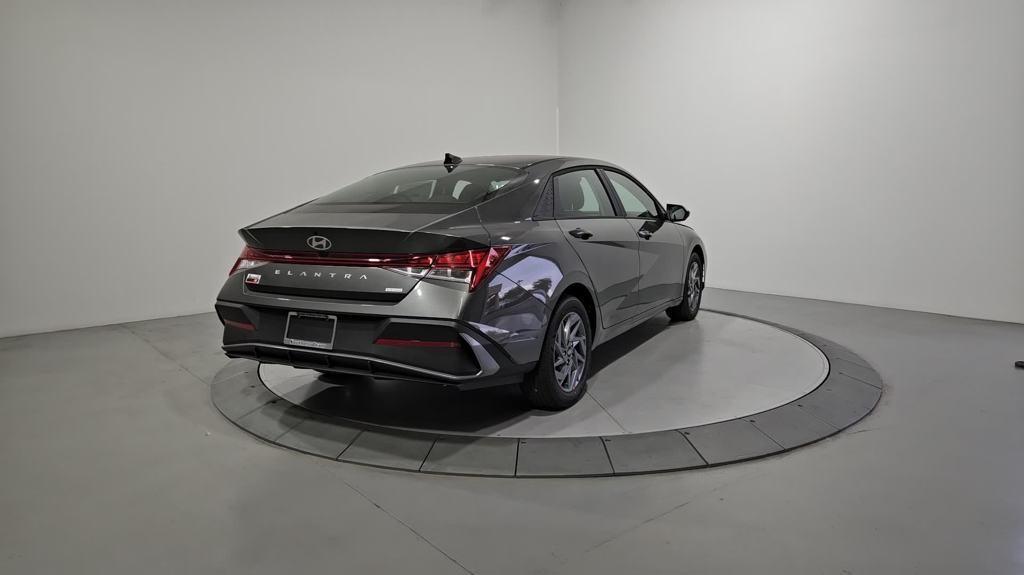 new 2025 Hyundai Elantra HEV car, priced at $24,828