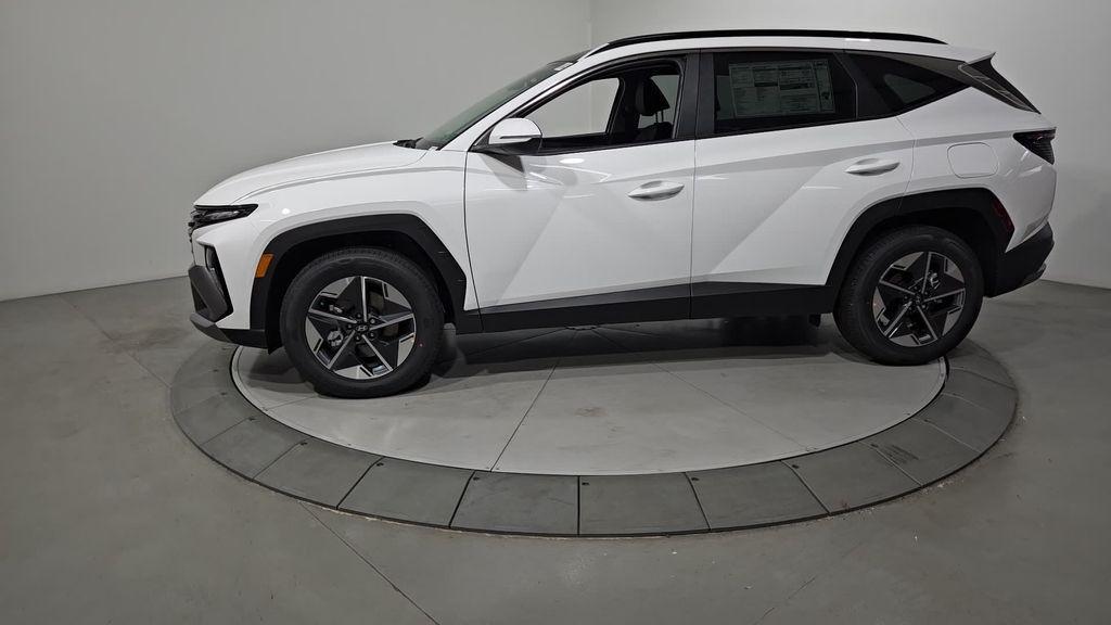 new 2025 Hyundai TUCSON Hybrid car, priced at $35,763