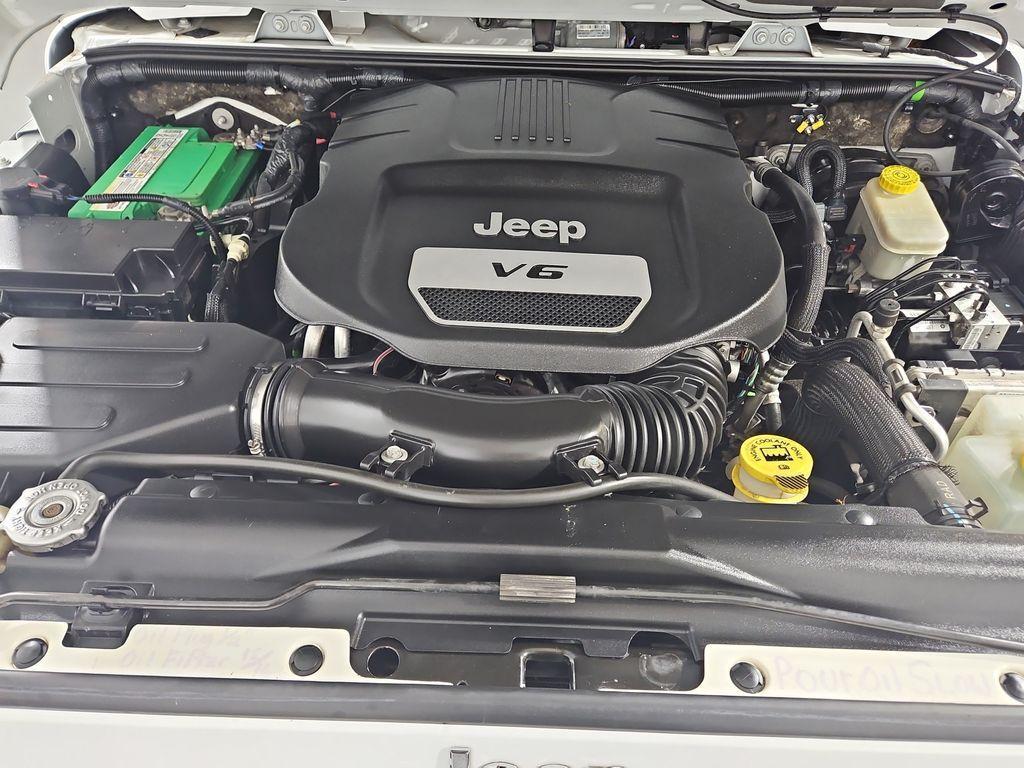 used 2015 Jeep Wrangler Unlimited car, priced at $20,317