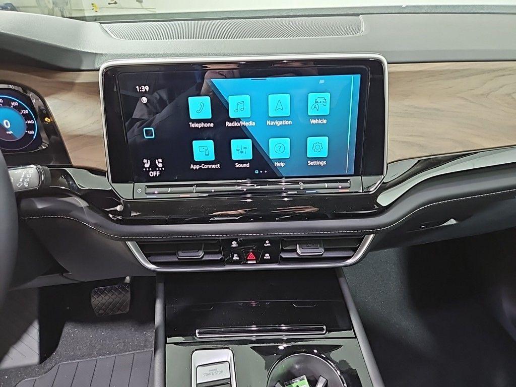 new 2025 Volkswagen Atlas car, priced at $42,463