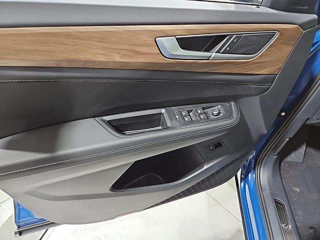 new 2025 Volkswagen Atlas car, priced at $42,463
