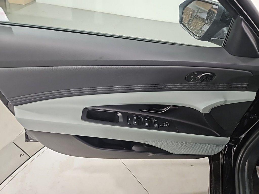 new 2025 Hyundai ELANTRA HEV car, priced at $28,610