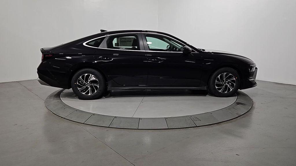 new 2026 Hyundai Sonata Hybrid car, priced at $28,553