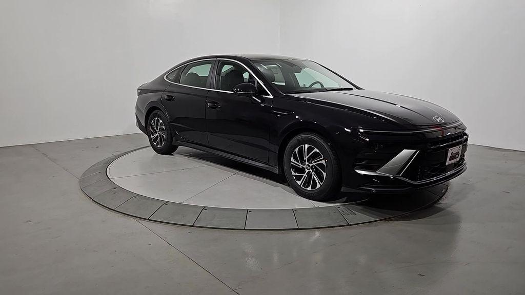 new 2026 Hyundai Sonata Hybrid car, priced at $28,553