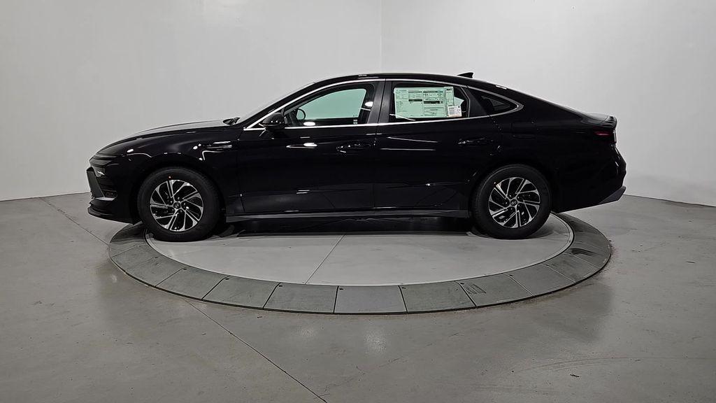 new 2026 Hyundai Sonata Hybrid car, priced at $28,553