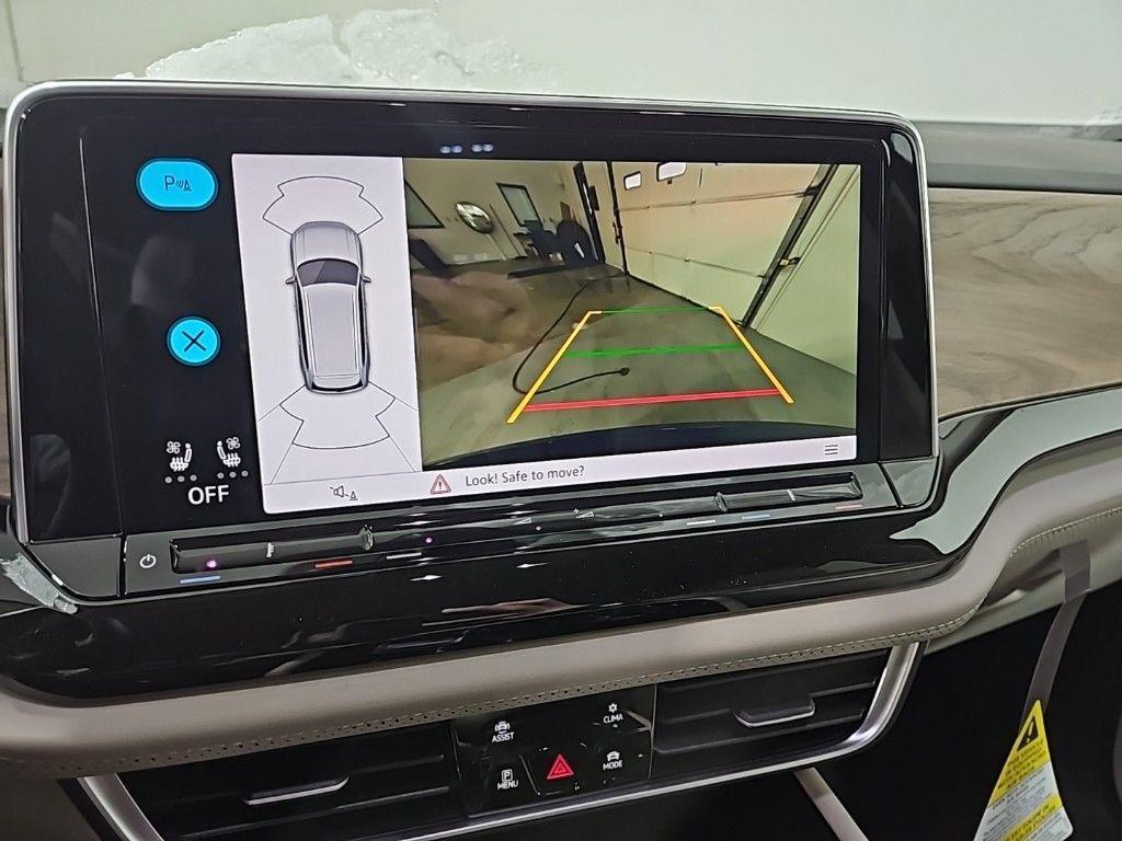 new 2025 Volkswagen Atlas car, priced at $42,463