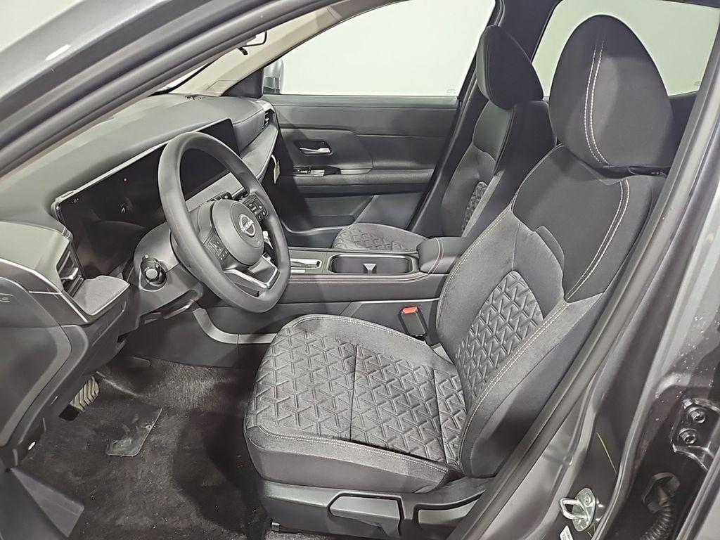 new 2025 Nissan Kicks car, priced at $27,367