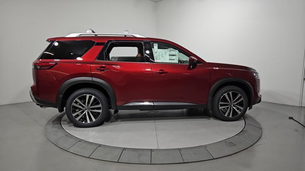 new 2025 Nissan Pathfinder car, priced at $53,285