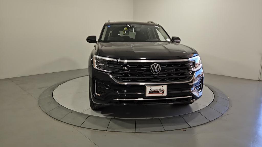 new 2025 Volkswagen Atlas car, priced at $53,736