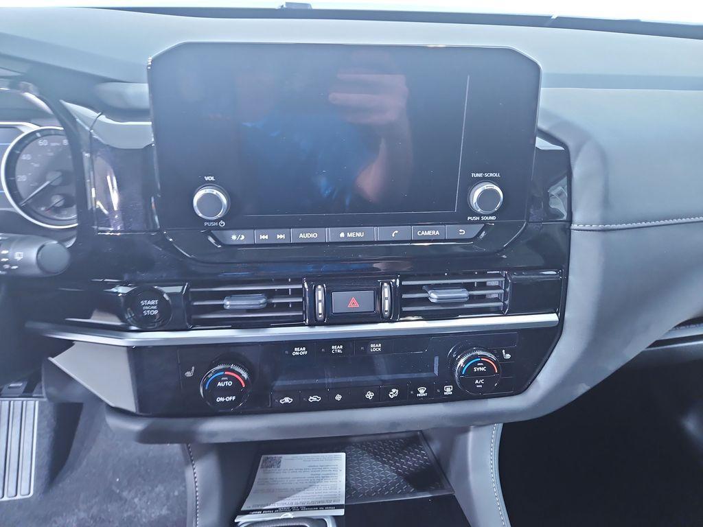 new 2025 Nissan Pathfinder car, priced at $36,493