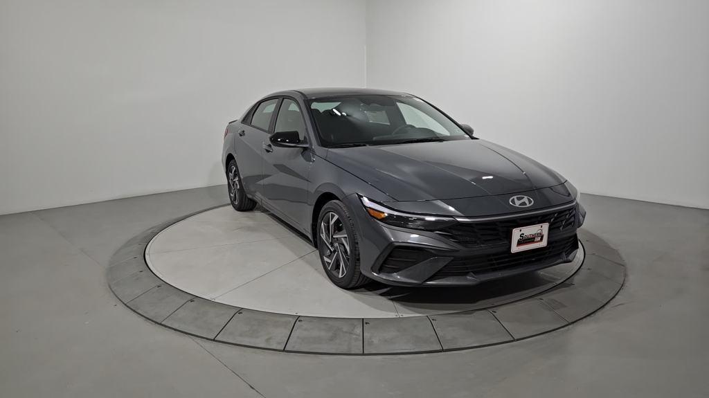 new 2025 Hyundai Elantra HEV car, priced at $28,186