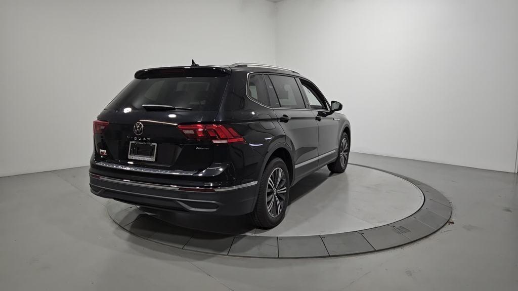 new 2024 Volkswagen Tiguan car, priced at $32,276