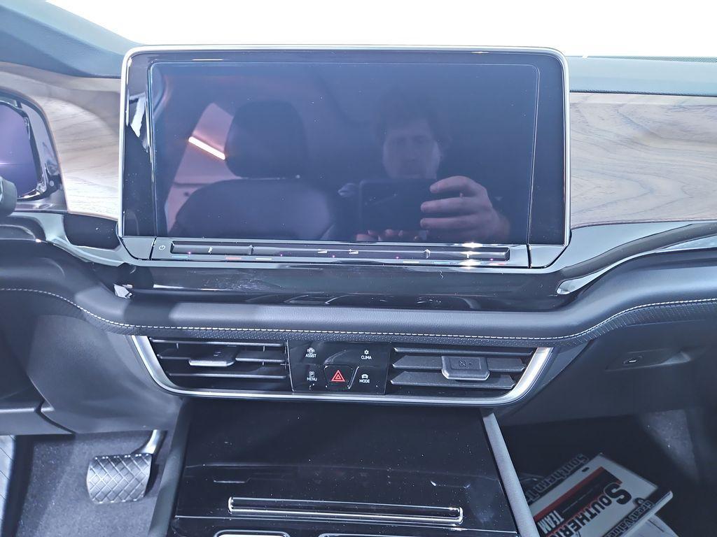 new 2025 Volkswagen Atlas car, priced at $45,992