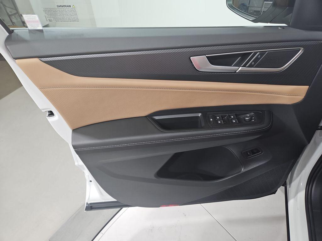 new 2026 Volkswagen Atlas Cross Sport car, priced at $53,188