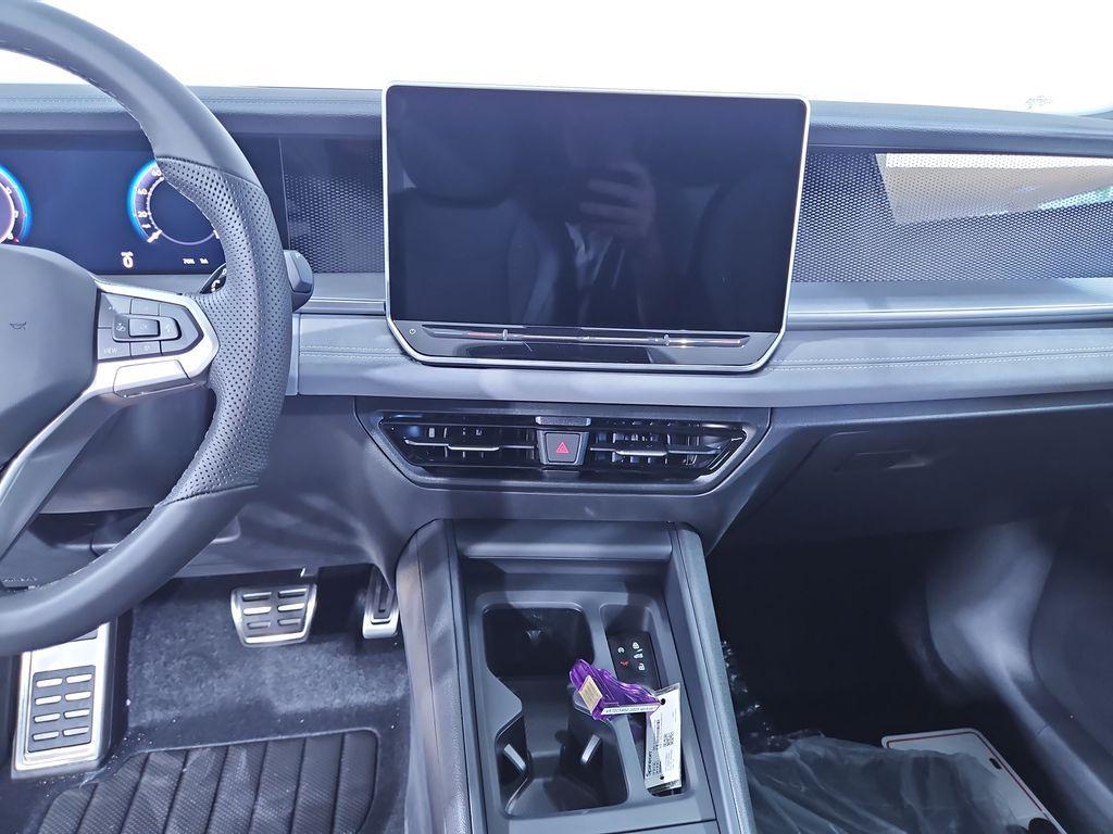 new 2025 Volkswagen Tiguan car, priced at $37,395
