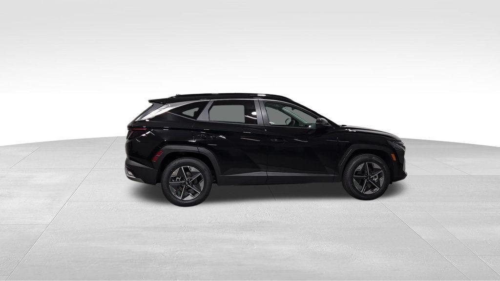 new 2025 Hyundai TUCSON Hybrid car, priced at $36,046