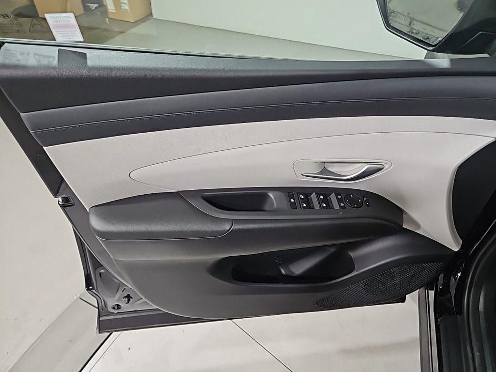 new 2025 Hyundai TUCSON Hybrid car, priced at $36,046