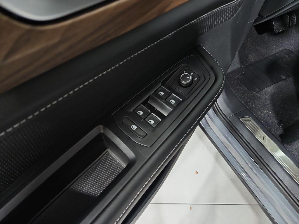 new 2026 Volkswagen Atlas car, priced at $46,650