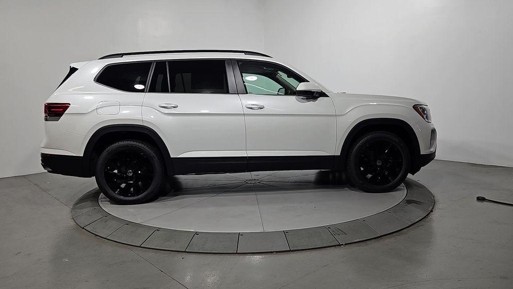 new 2026 Volkswagen Atlas car, priced at $47,760