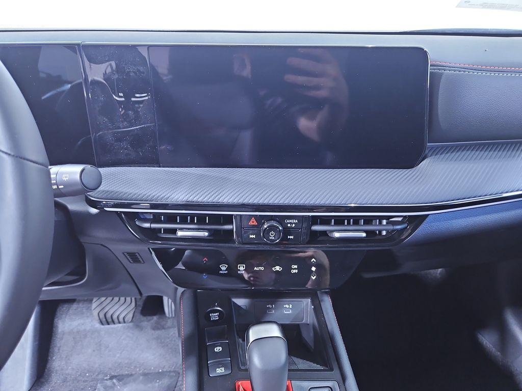 new 2025 Nissan Kicks car, priced at $29,537
