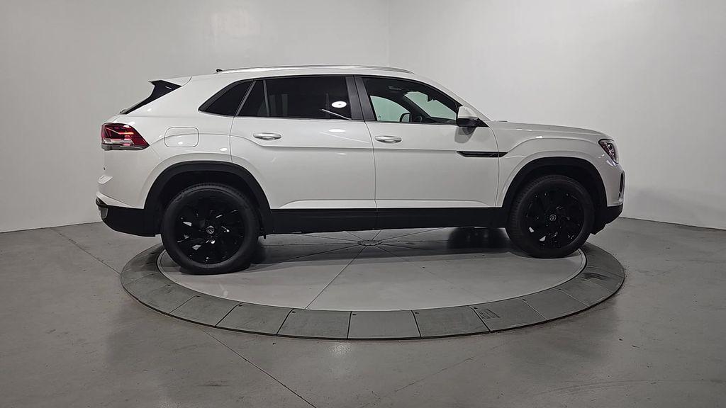 new 2026 Volkswagen Atlas Cross Sport car, priced at $48,701