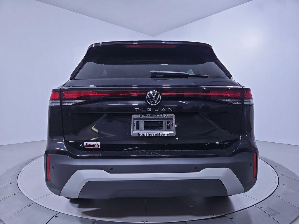 new 2025 Volkswagen Tiguan car, priced at $29,717
