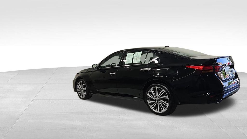 used 2024 Nissan Altima car, priced at $29,886