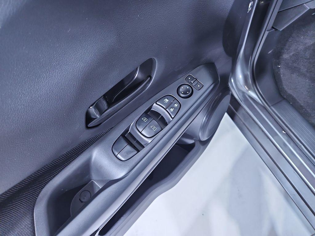 new 2025 Nissan Kicks Play car, priced at $21,557