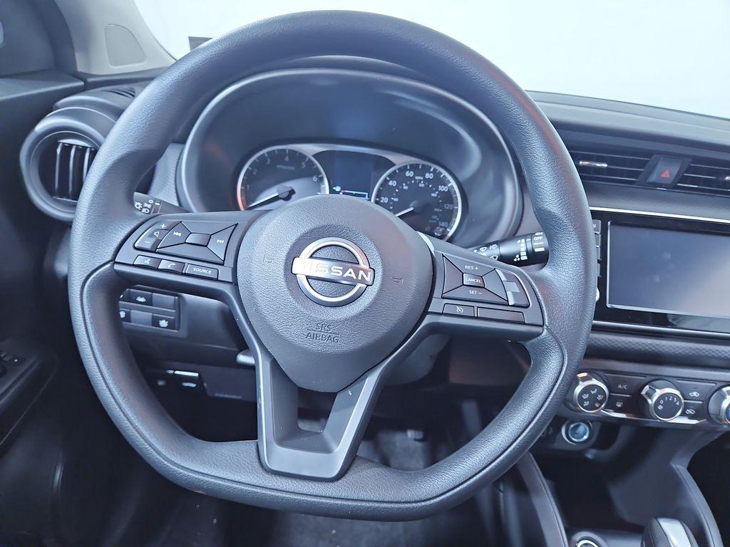 new 2025 Nissan Kicks Play car, priced at $21,557