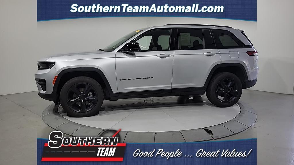 used 2023 Jeep Grand Cherokee car, priced at $35,190