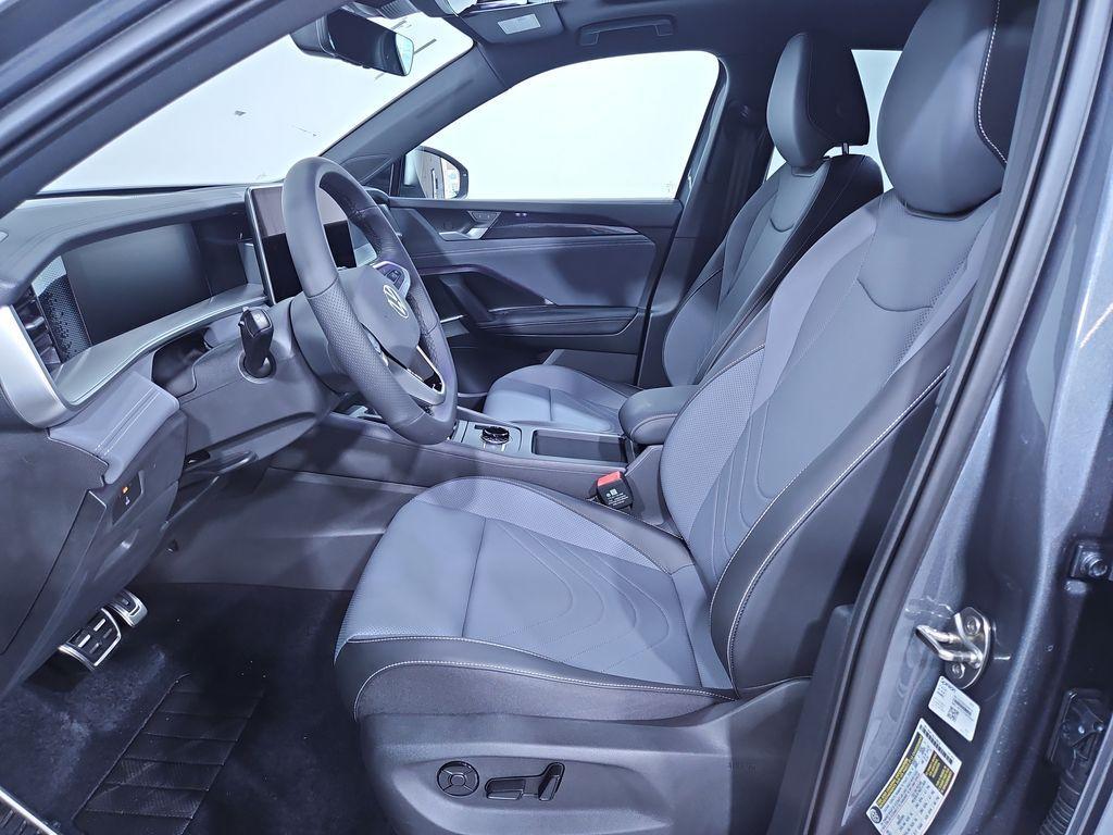 new 2025 Volkswagen Tiguan car, priced at $37,395