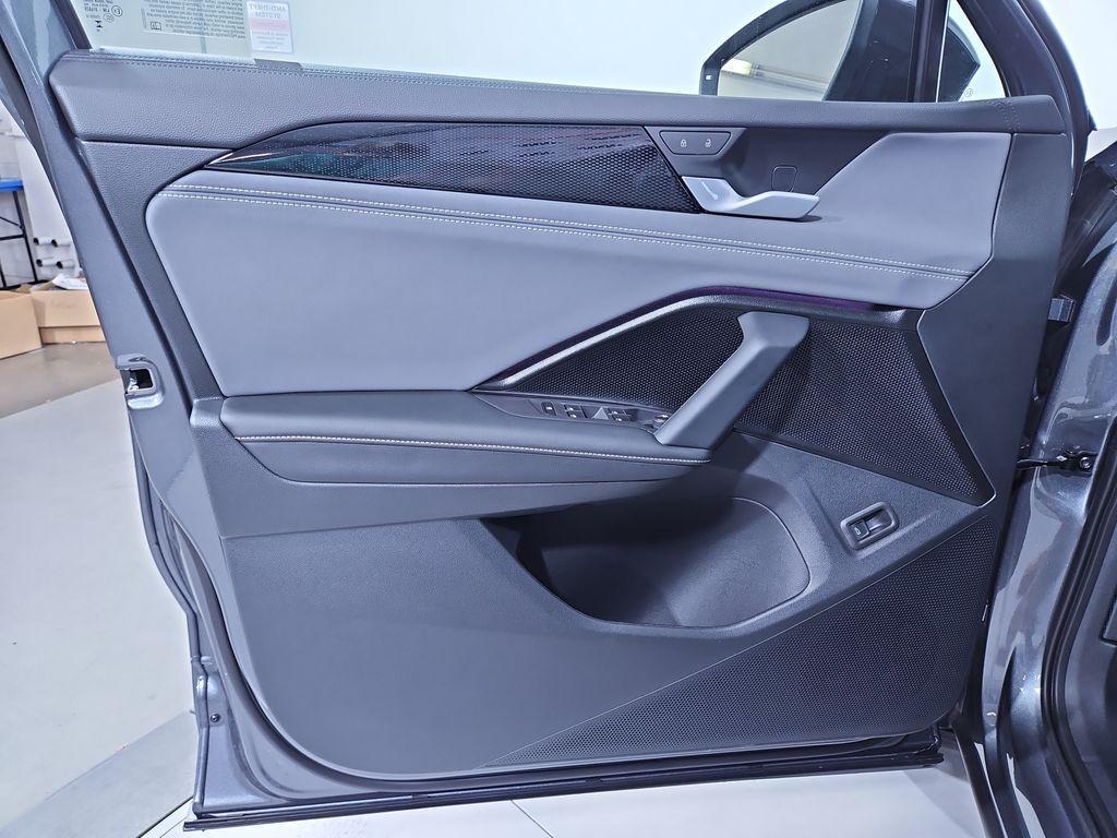 new 2025 Volkswagen Tiguan car, priced at $37,395