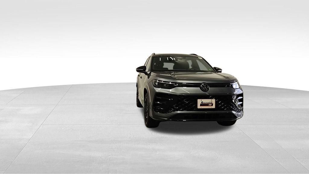 new 2025 Volkswagen Tiguan car, priced at $37,395