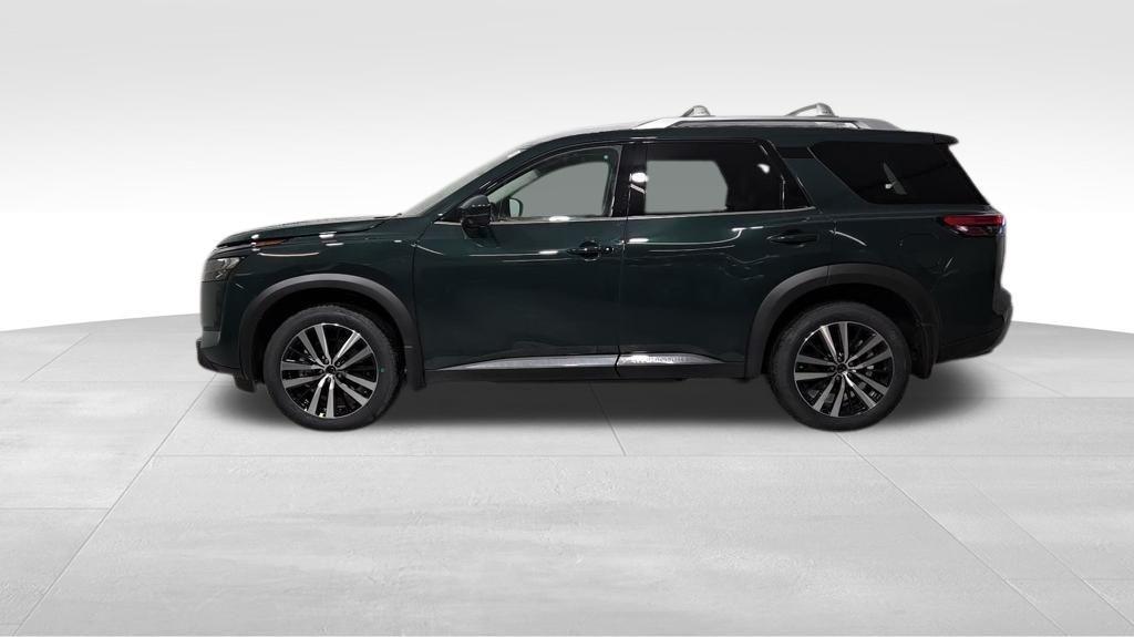 new 2025 Nissan Pathfinder car, priced at $49,345