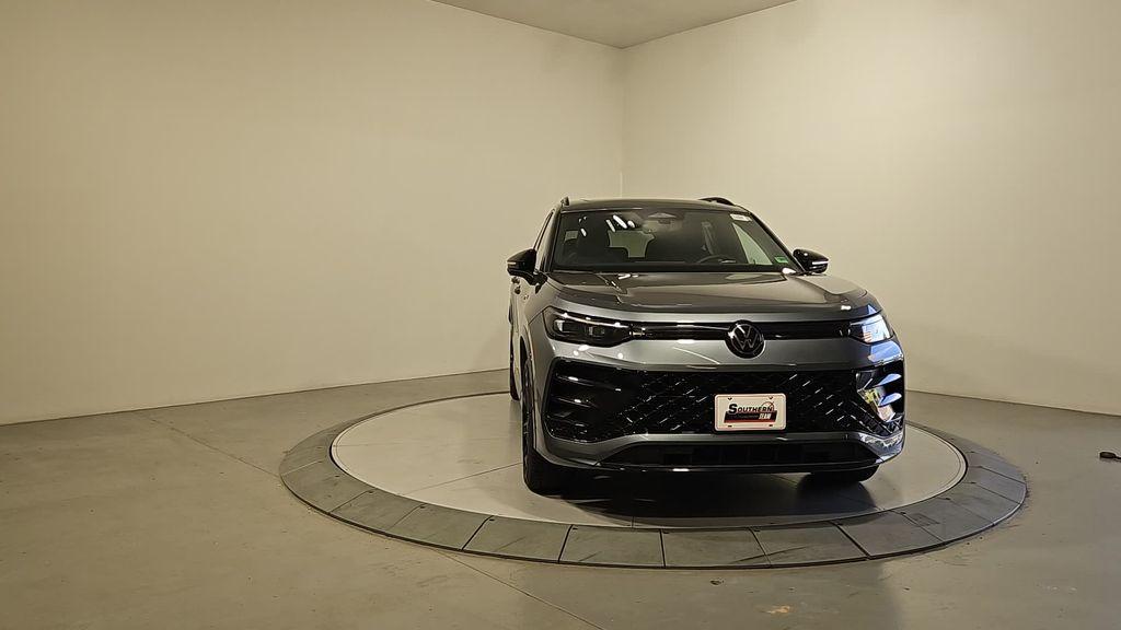 new 2025 Volkswagen Tiguan car, priced at $37,395