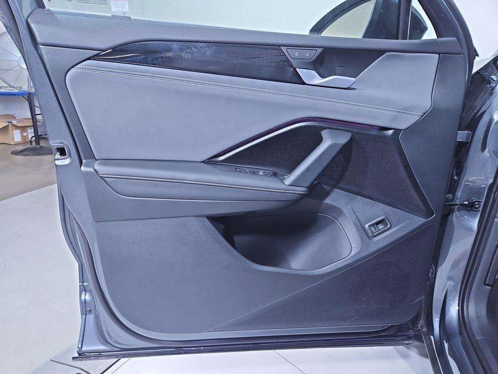 new 2025 Volkswagen Tiguan car, priced at $37,395