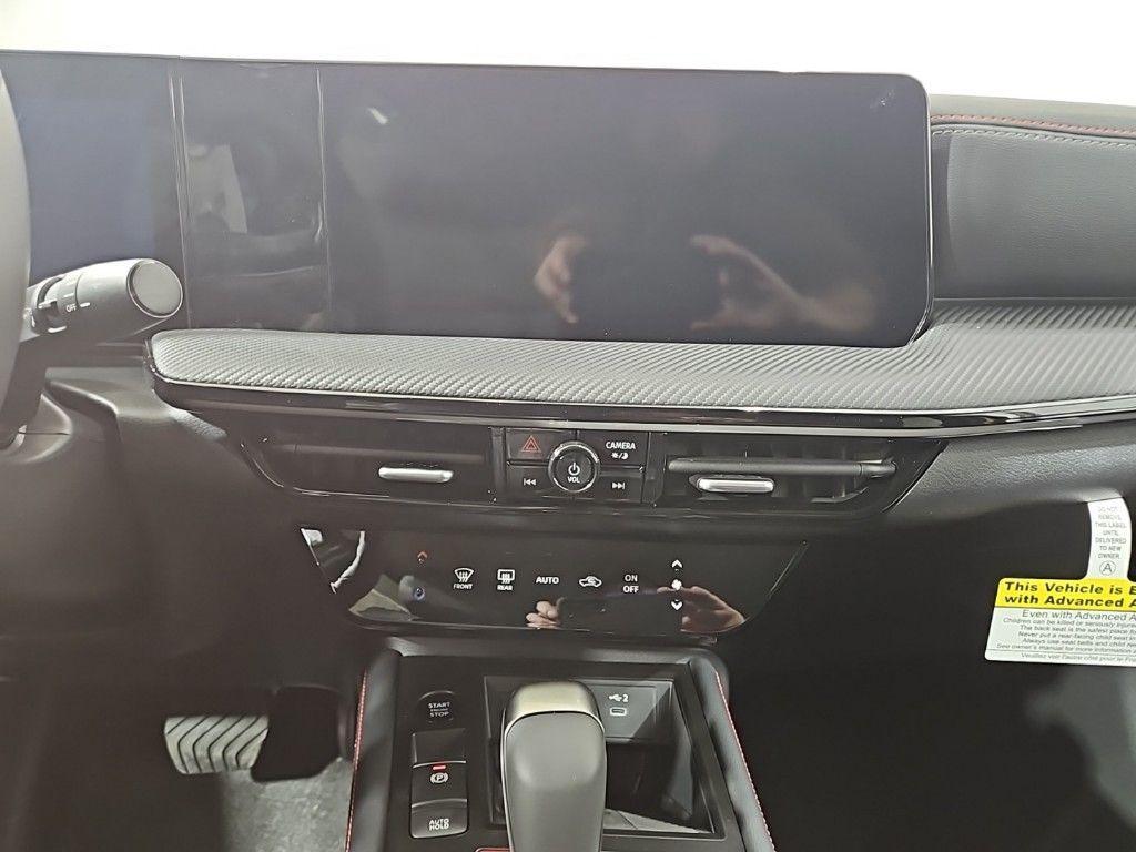 new 2025 Nissan Kicks car, priced at $28,920