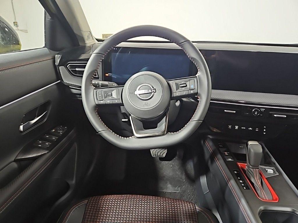 new 2025 Nissan Kicks car, priced at $28,920