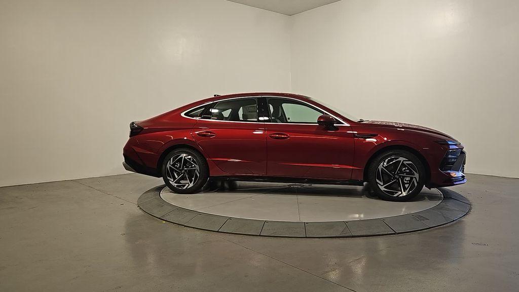 new 2025 Hyundai Sonata car, priced at $30,498