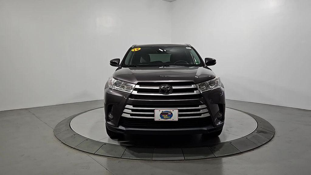 used 2019 Toyota Highlander car, priced at $26,367