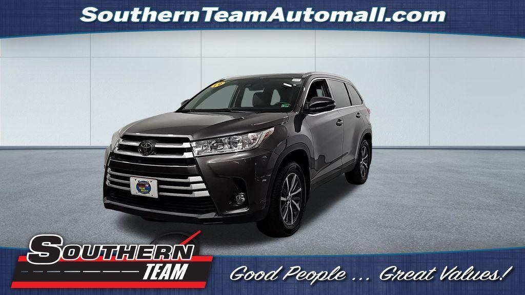 used 2019 Toyota Highlander car, priced at $26,367