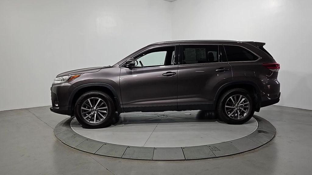 used 2019 Toyota Highlander car, priced at $26,367