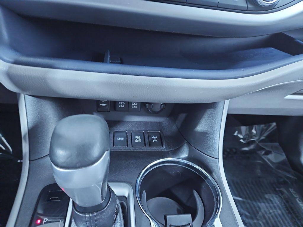 used 2019 Toyota Highlander car, priced at $26,367