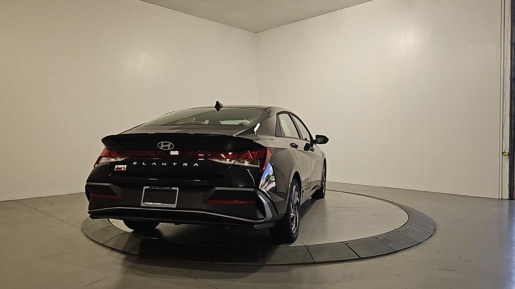 new 2025 Hyundai Elantra car, priced at $22,986