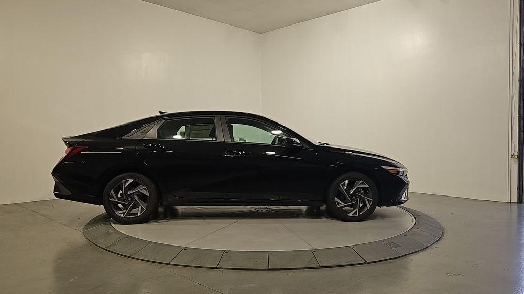 new 2025 Hyundai Elantra car, priced at $22,986