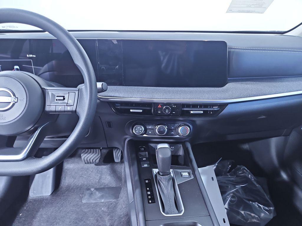new 2025 Nissan Kicks car, priced at $28,065
